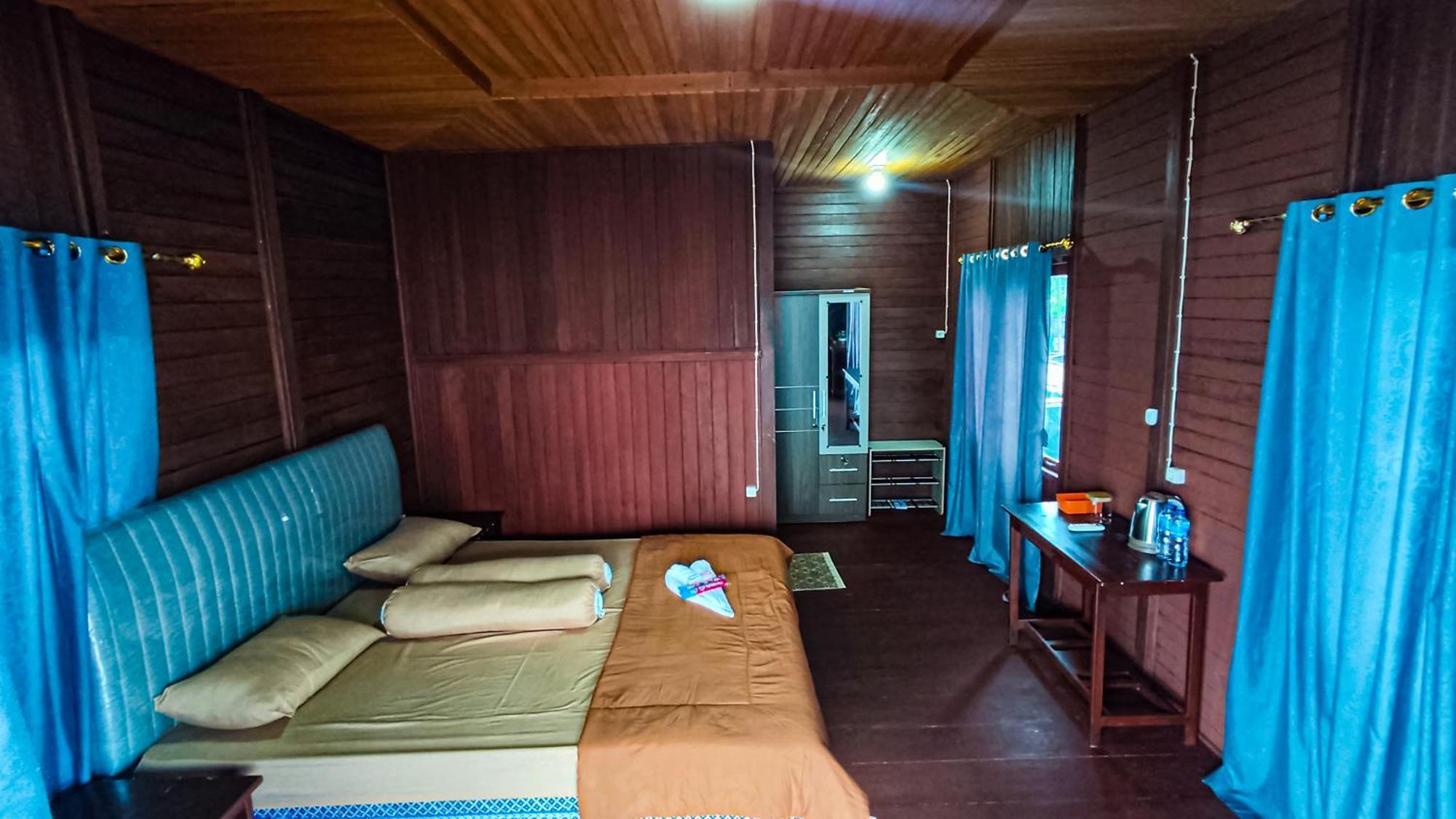 Lodge The Jeti Mangrove - Ecolodge, Cottage, Restaurant & Kali Biru, Blue River