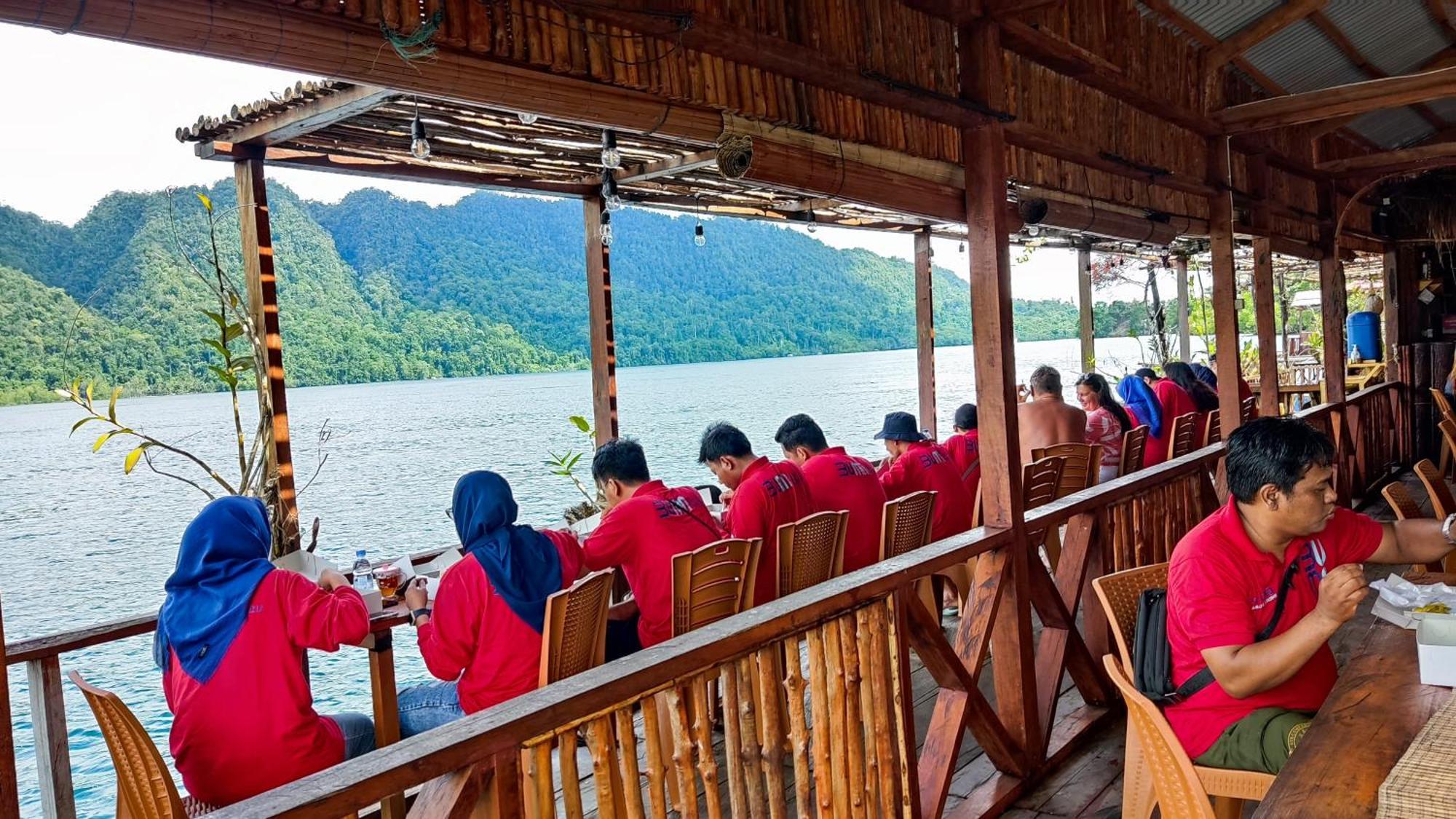 Lodge The Jeti Mangrove - Ecolodge, Cottage, Restaurant & Kali Biru, Blue River Rabia