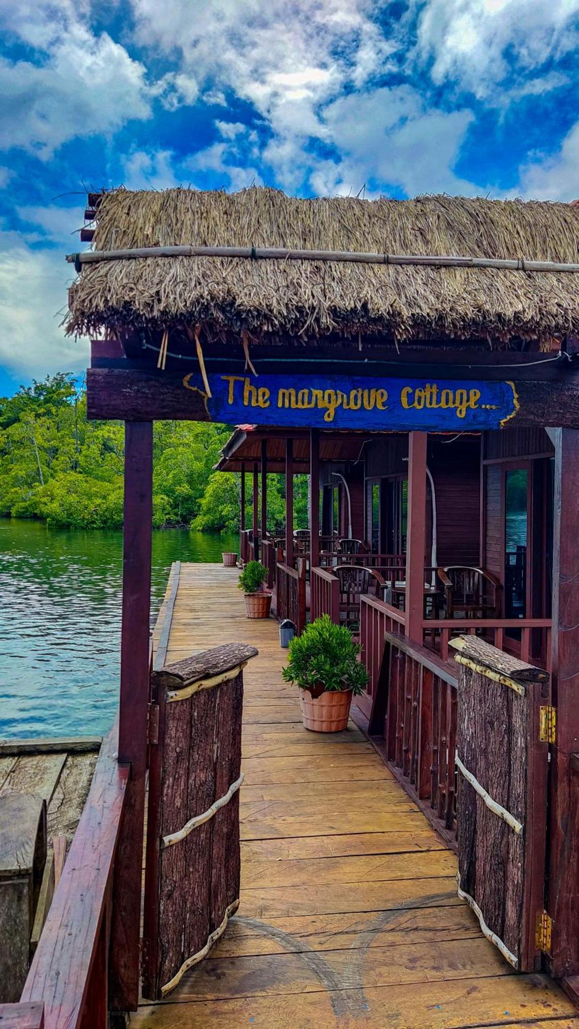 Lodge The Jeti Mangrove - Ecolodge, Cottage, Restaurant & Kali Biru, Blue River Rabia